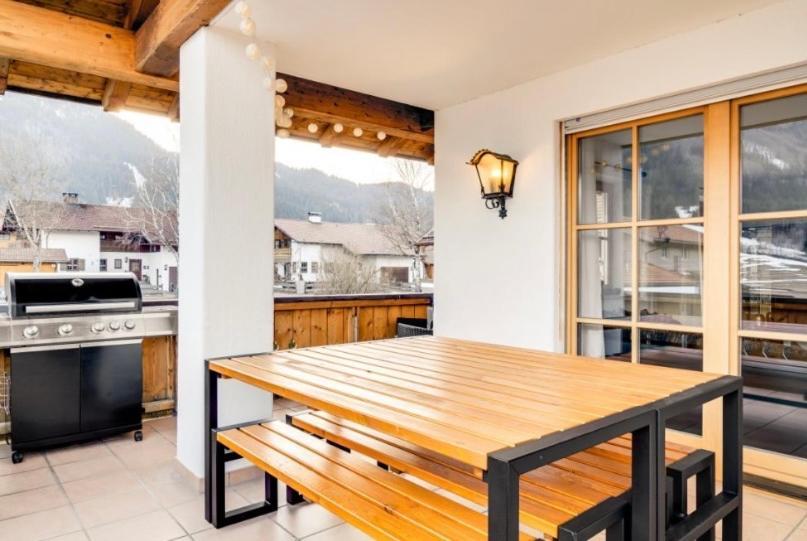 Ferienwohnung Mit Bergblick Unterammergau Bagian luar foto
