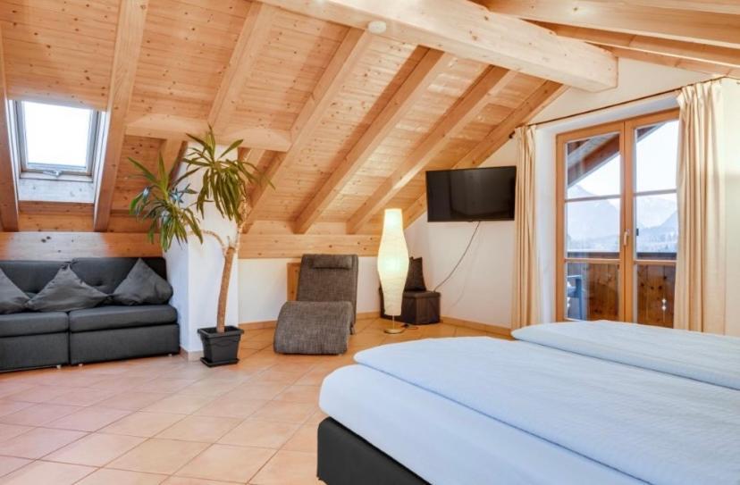 Ferienwohnung Mit Bergblick Unterammergau Bagian luar foto