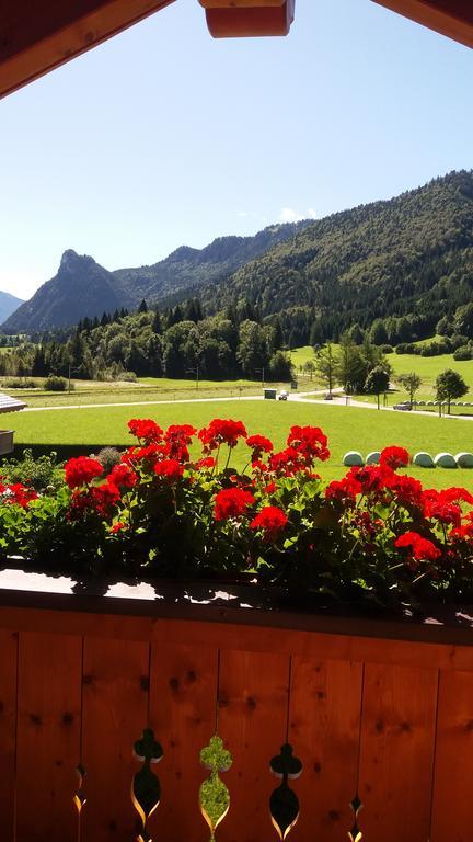 Ferienwohnung Mit Bergblick Unterammergau Bagian luar foto